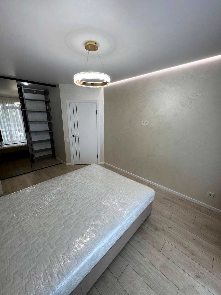 1868415605649192