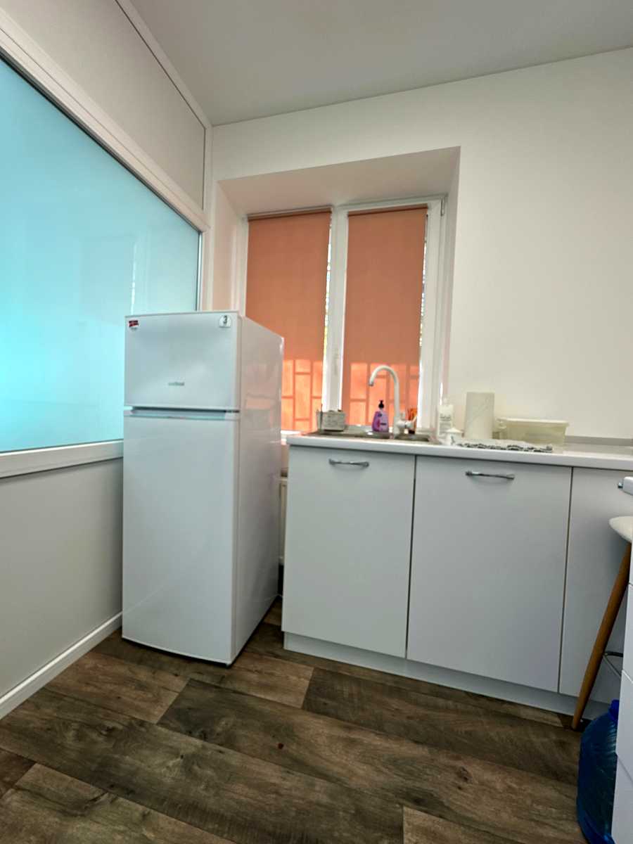 1868416469930363