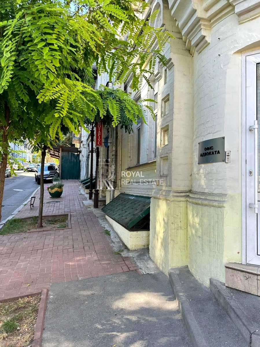 1868417301283813