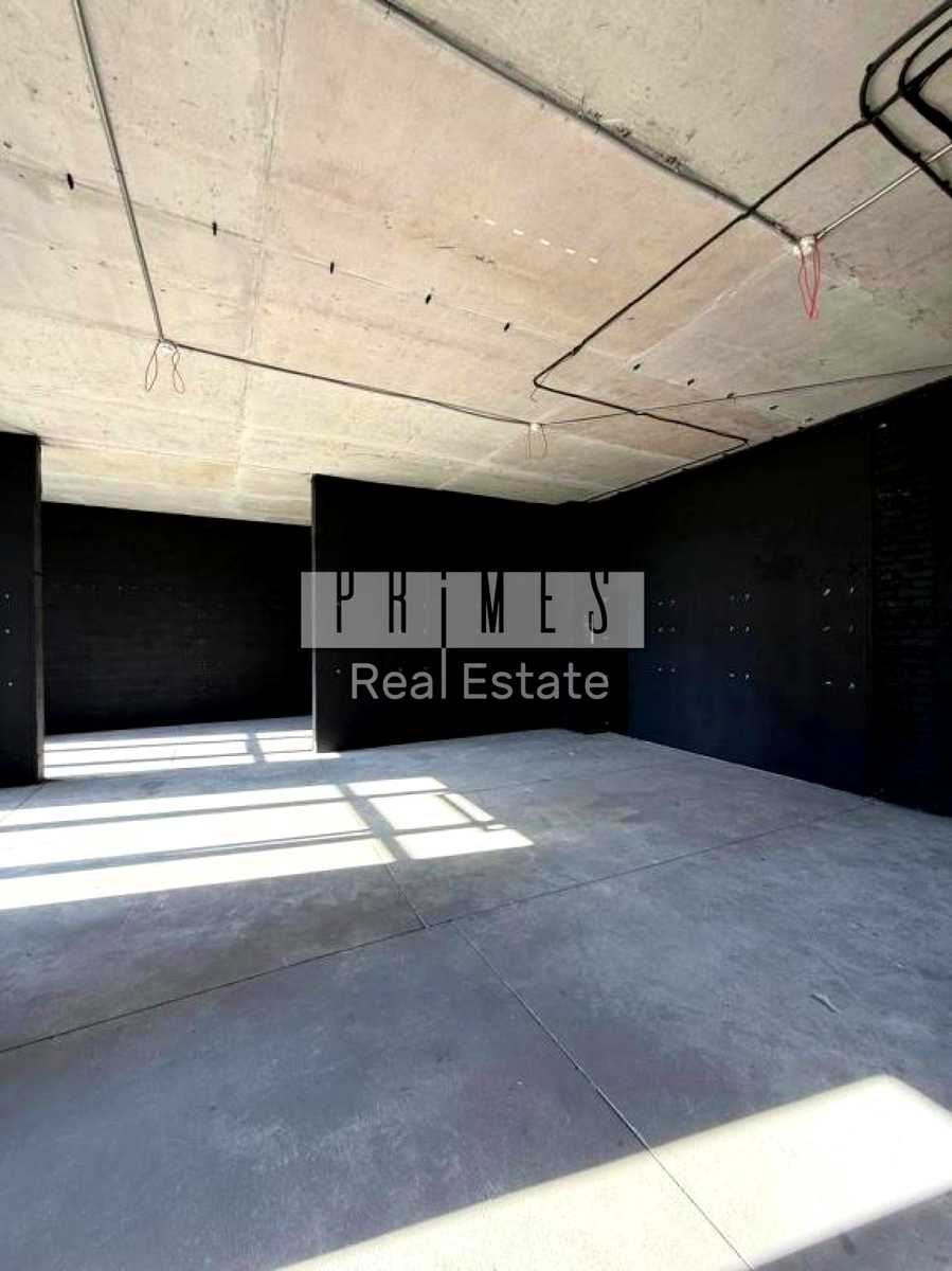 1868418080377714