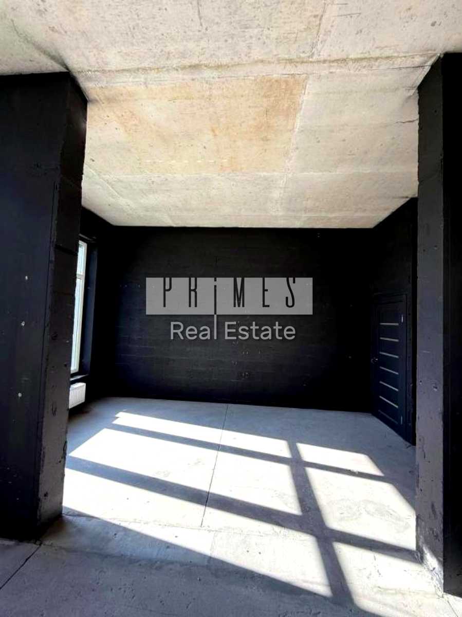1868418080493182