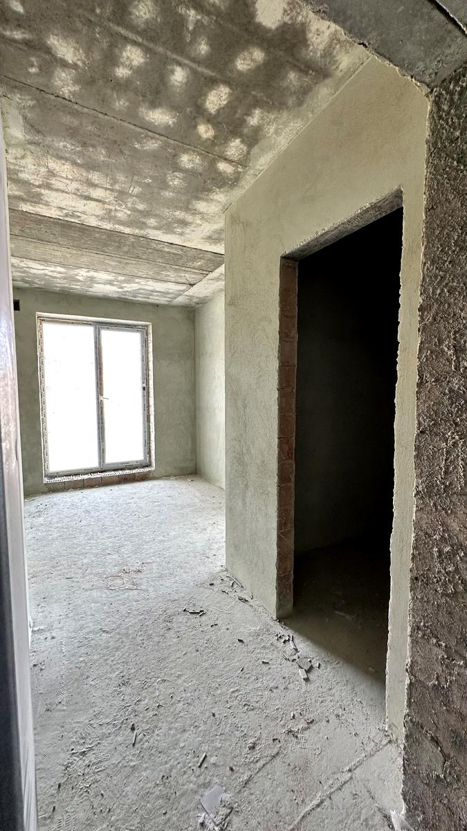 1868418289725956