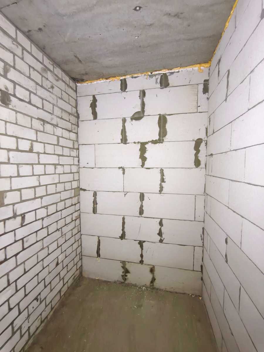 1868418585442912