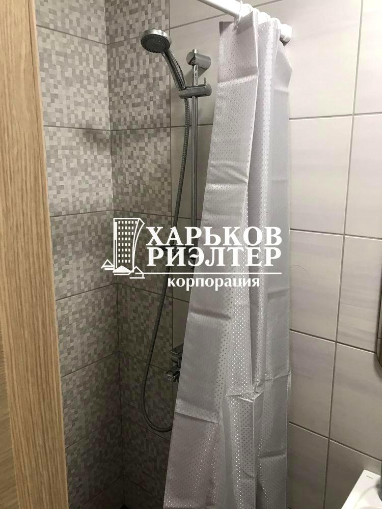 1868420381661479