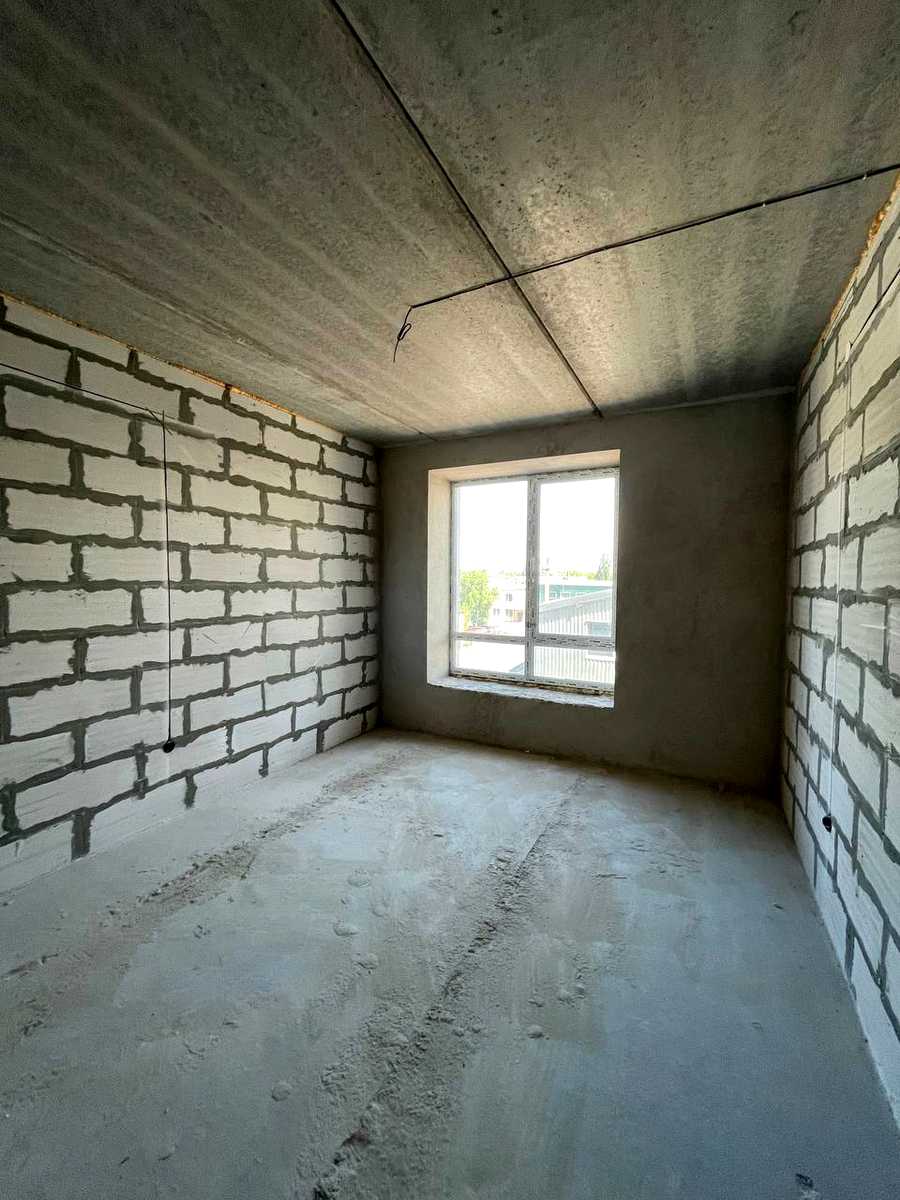 1868425774101152