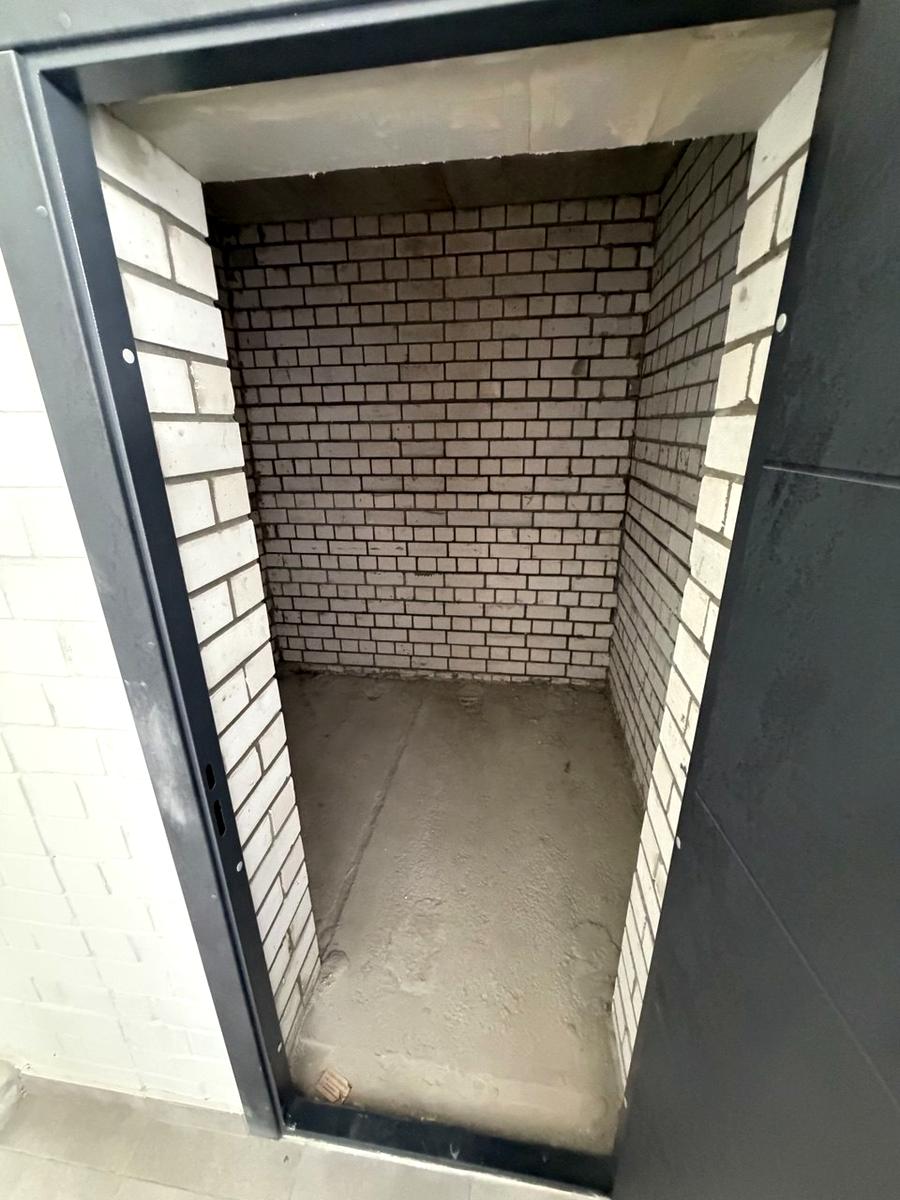 1868426229593475