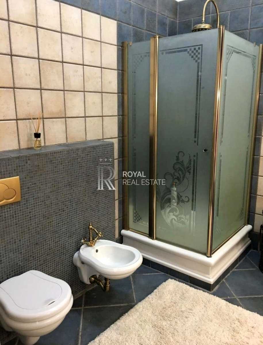 1868426643912816