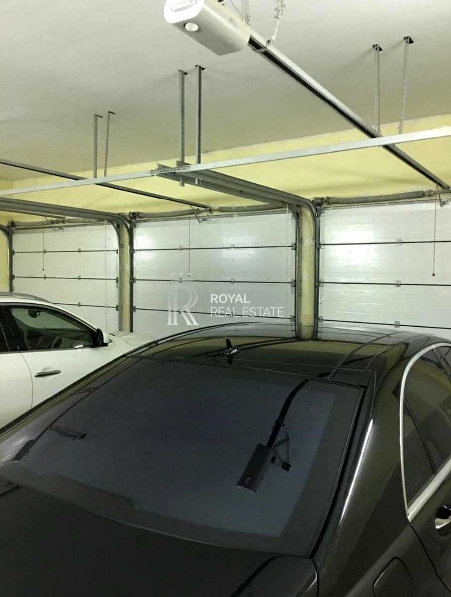 1868426645313831