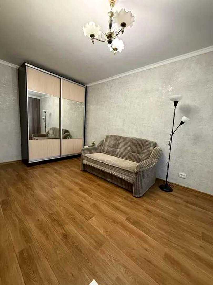 1868426785728480