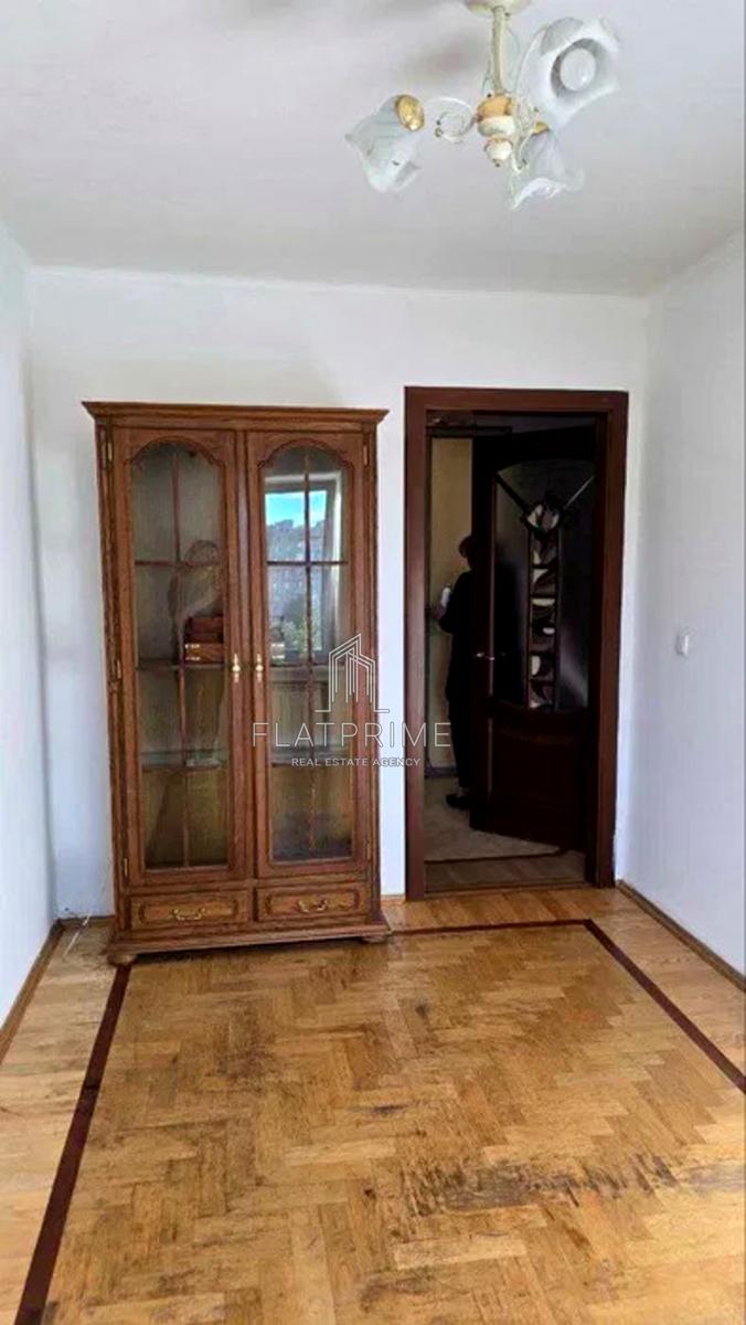 1868427812923554