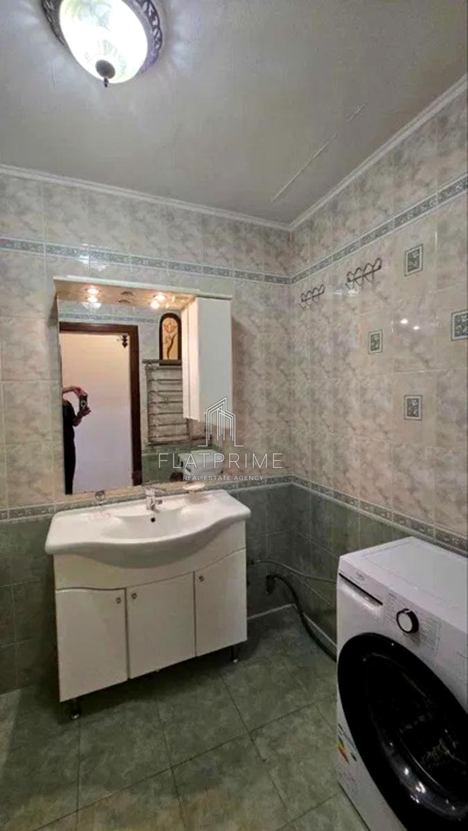 1868427818359826