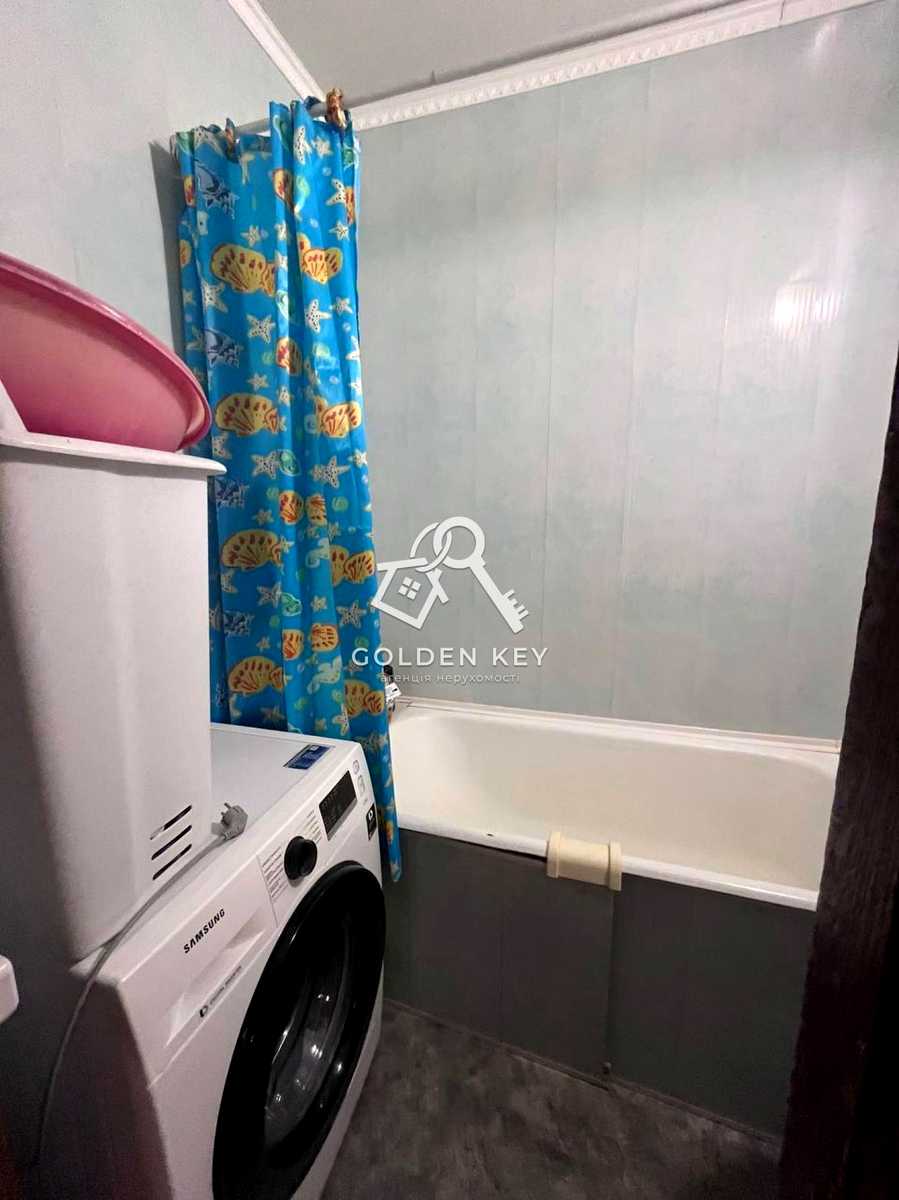 1868427934066295