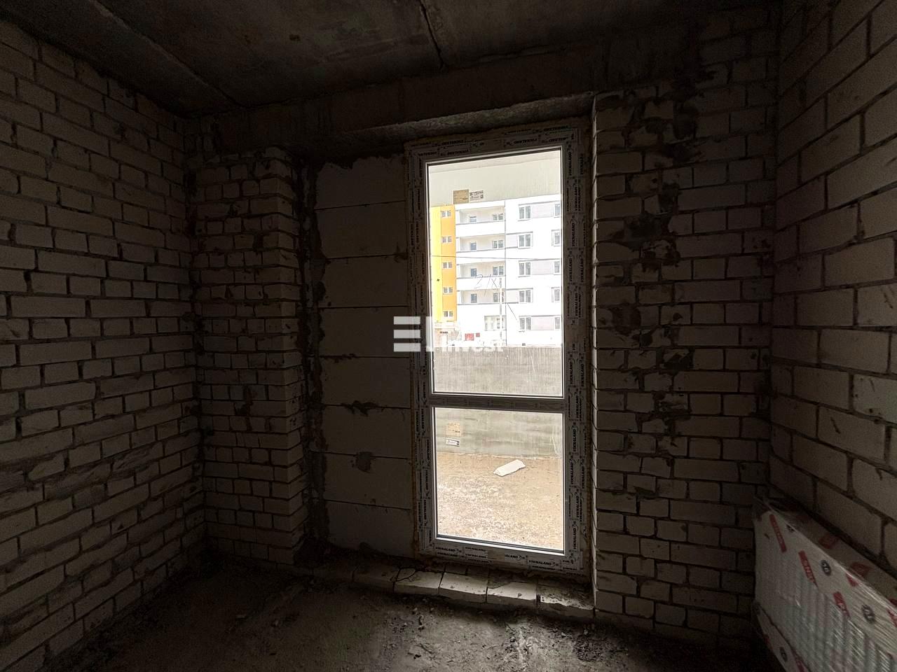 1868431545774121
