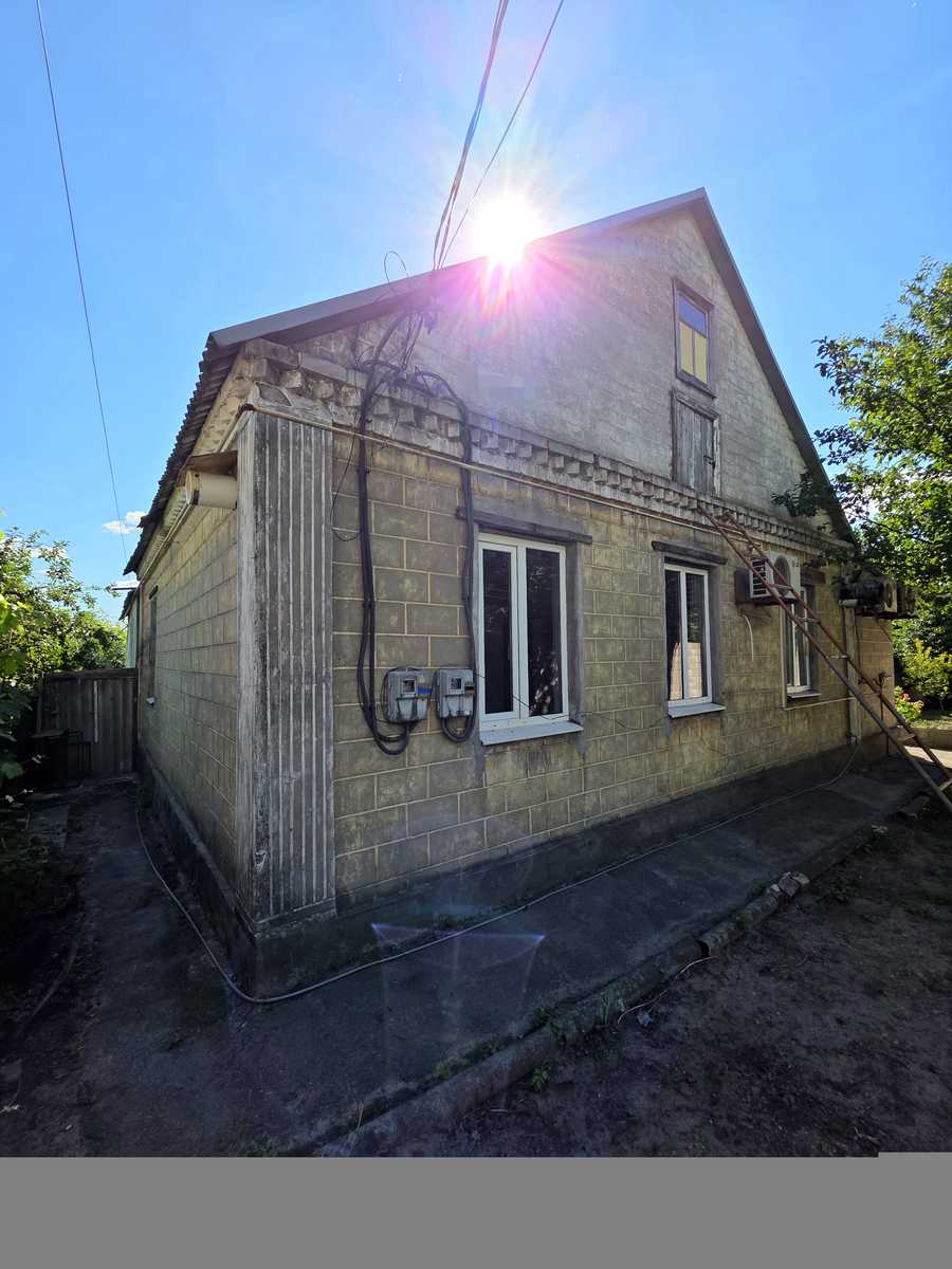 1868449887649704