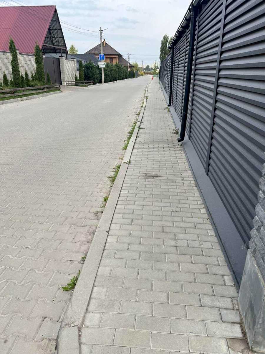 1868457097068229