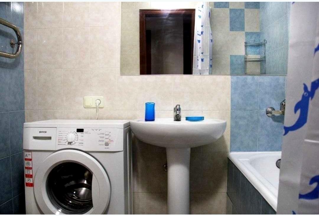 1868486696090391