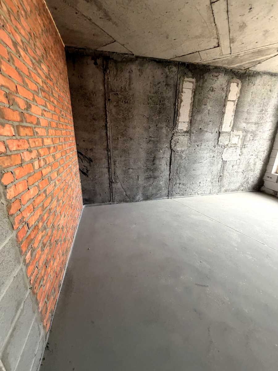 1868493920965042