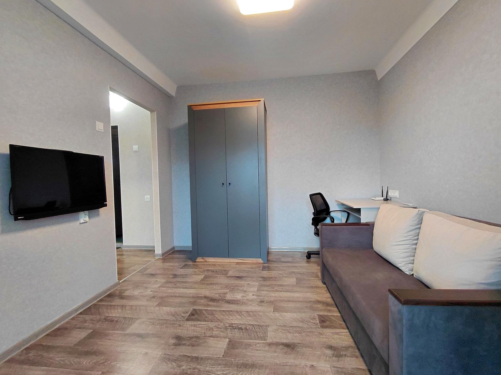 1868495532320871