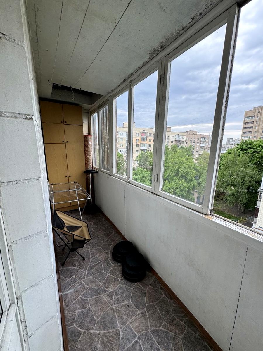 1868498883346892