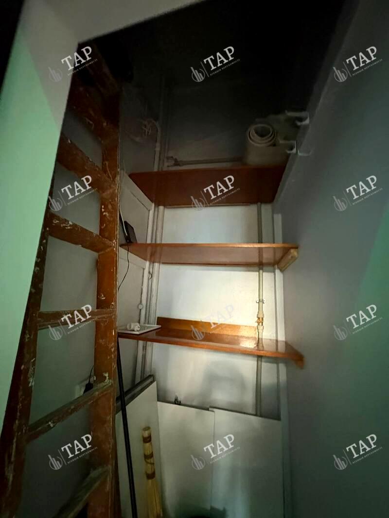 1868502343758648