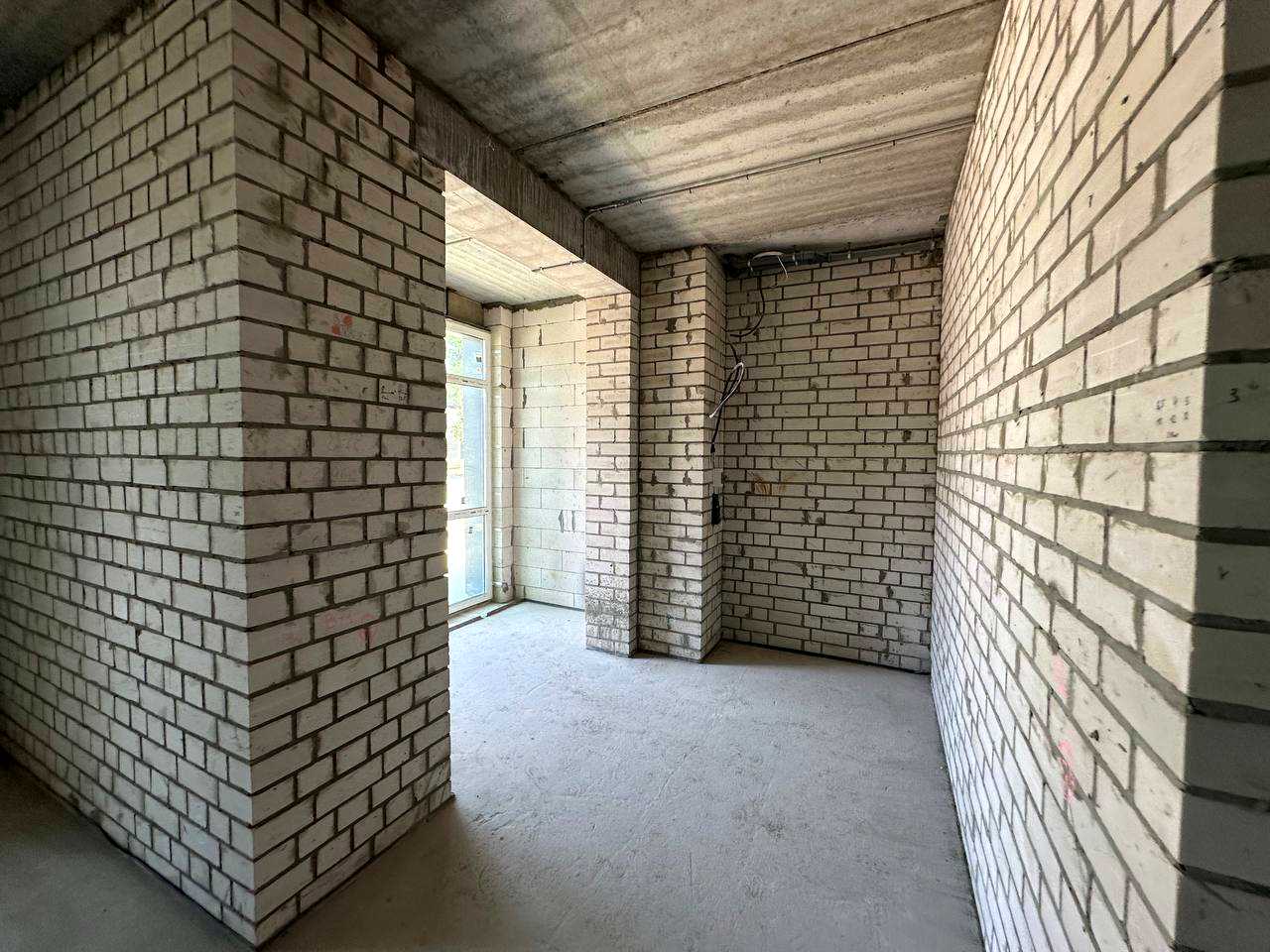 1868507497663107