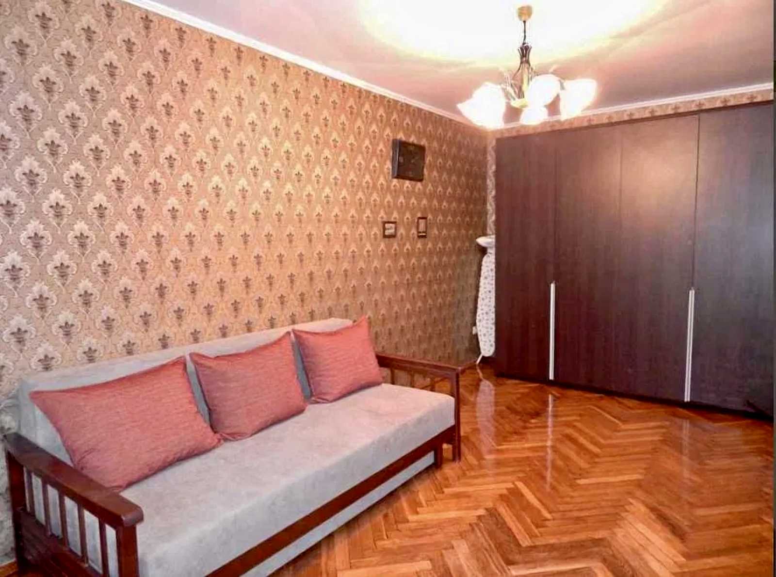 1868530130293928