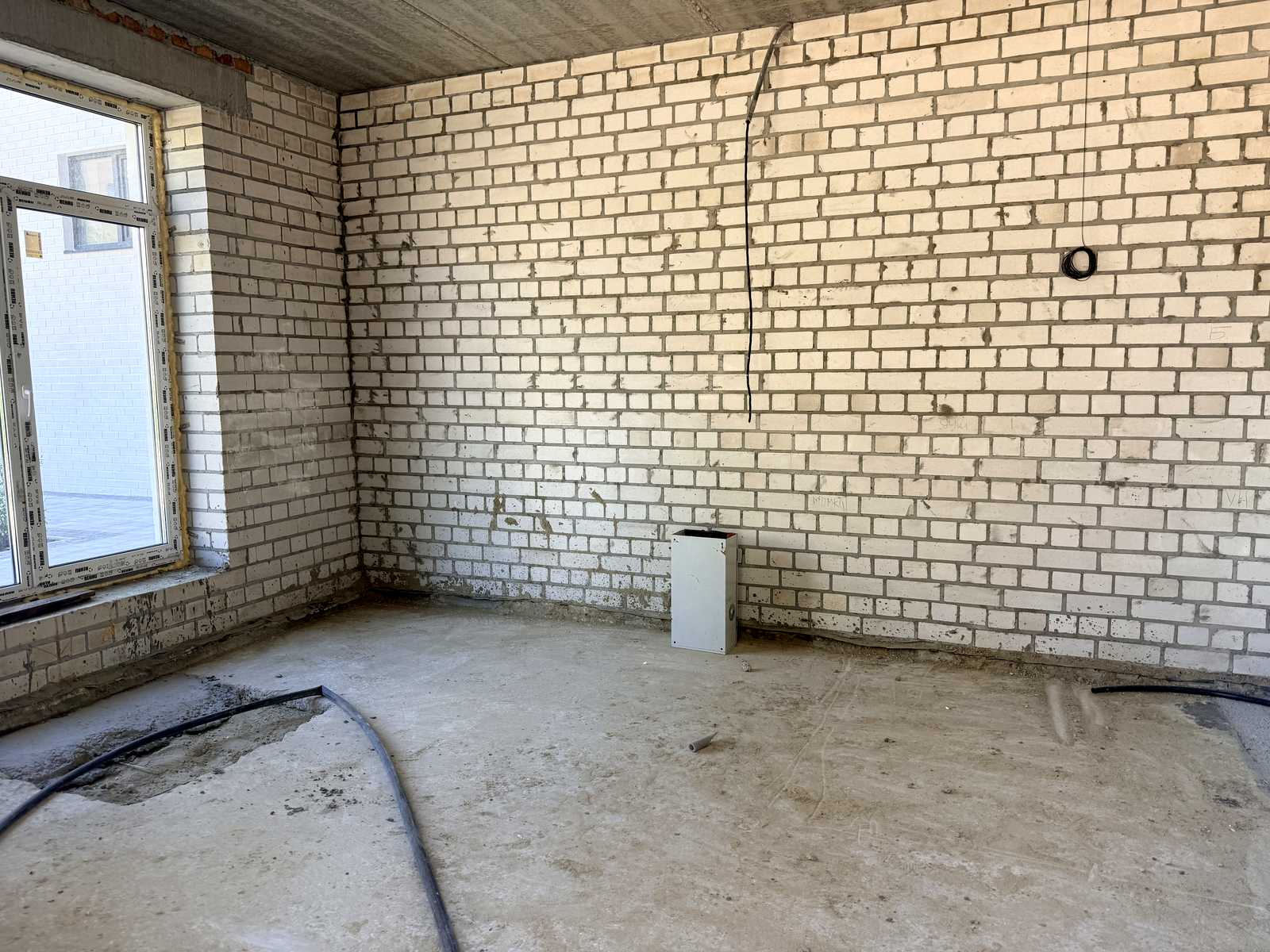 1868537862760401