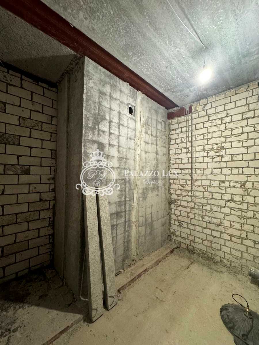 1868541925617318