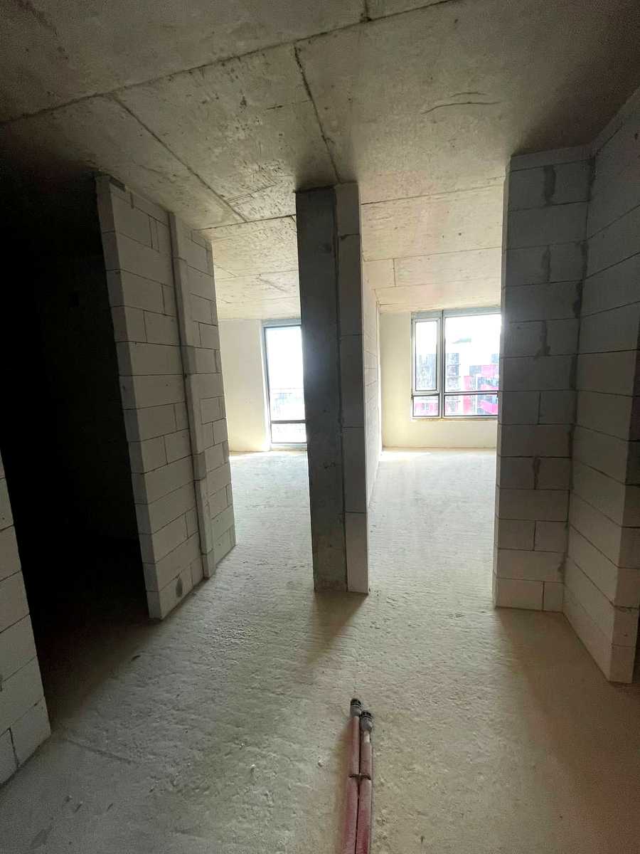 1868542774946759
