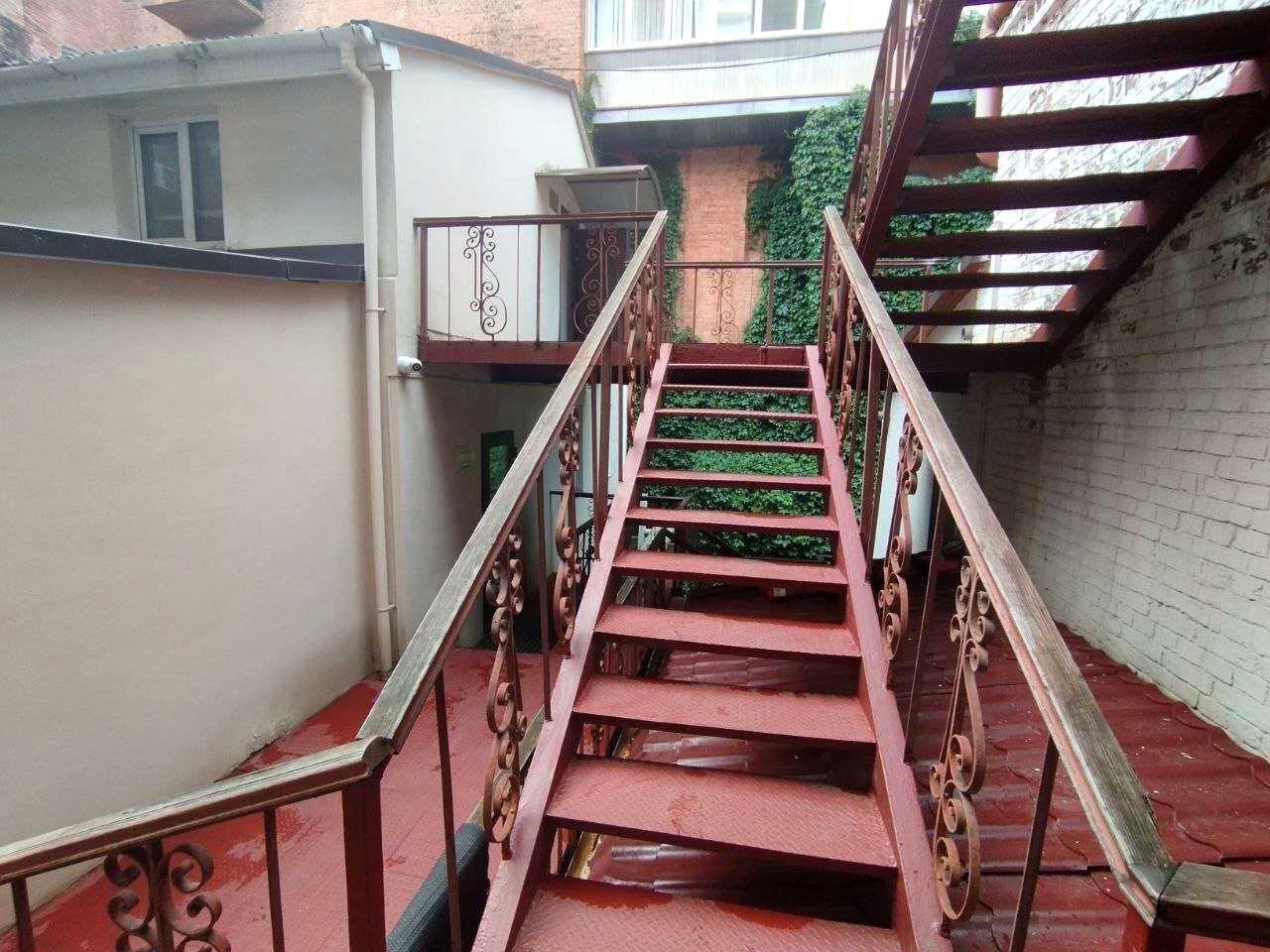 1868545502121501