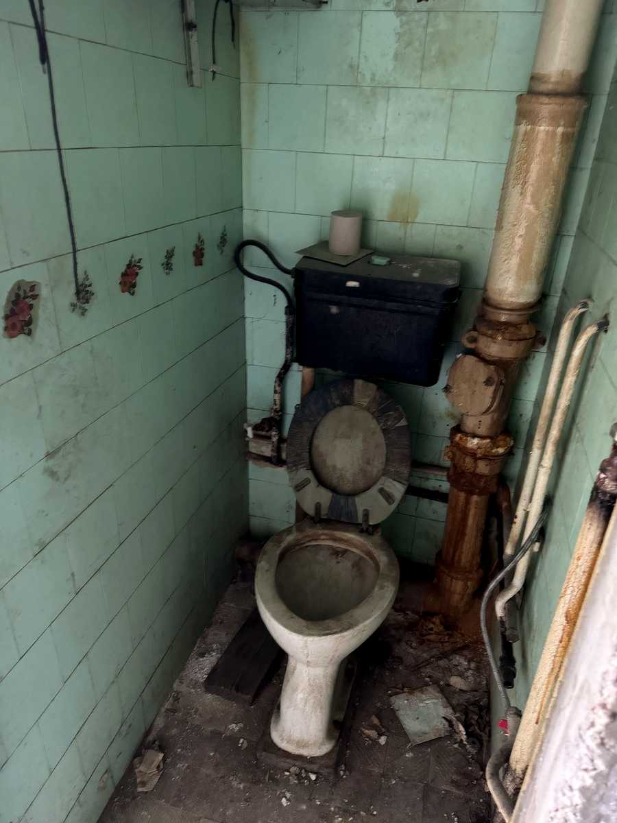 1868585305006124