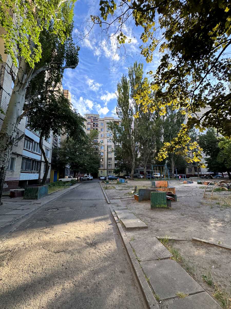 1868585306711643