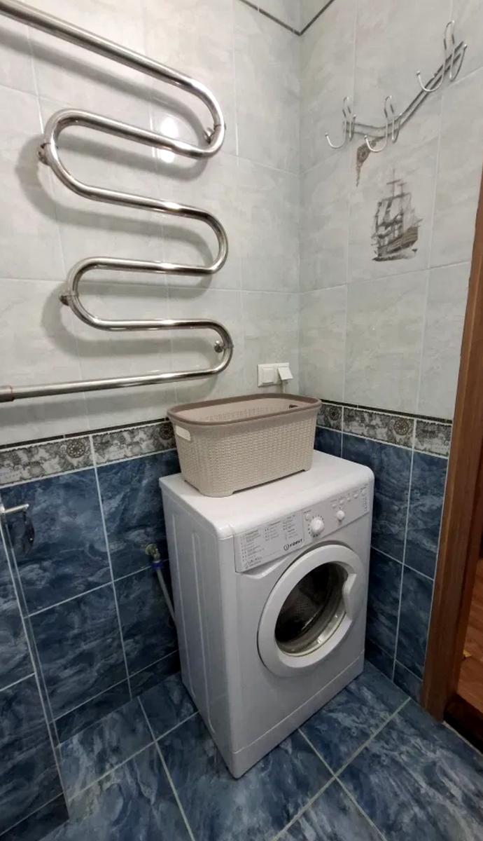 1868589199988254