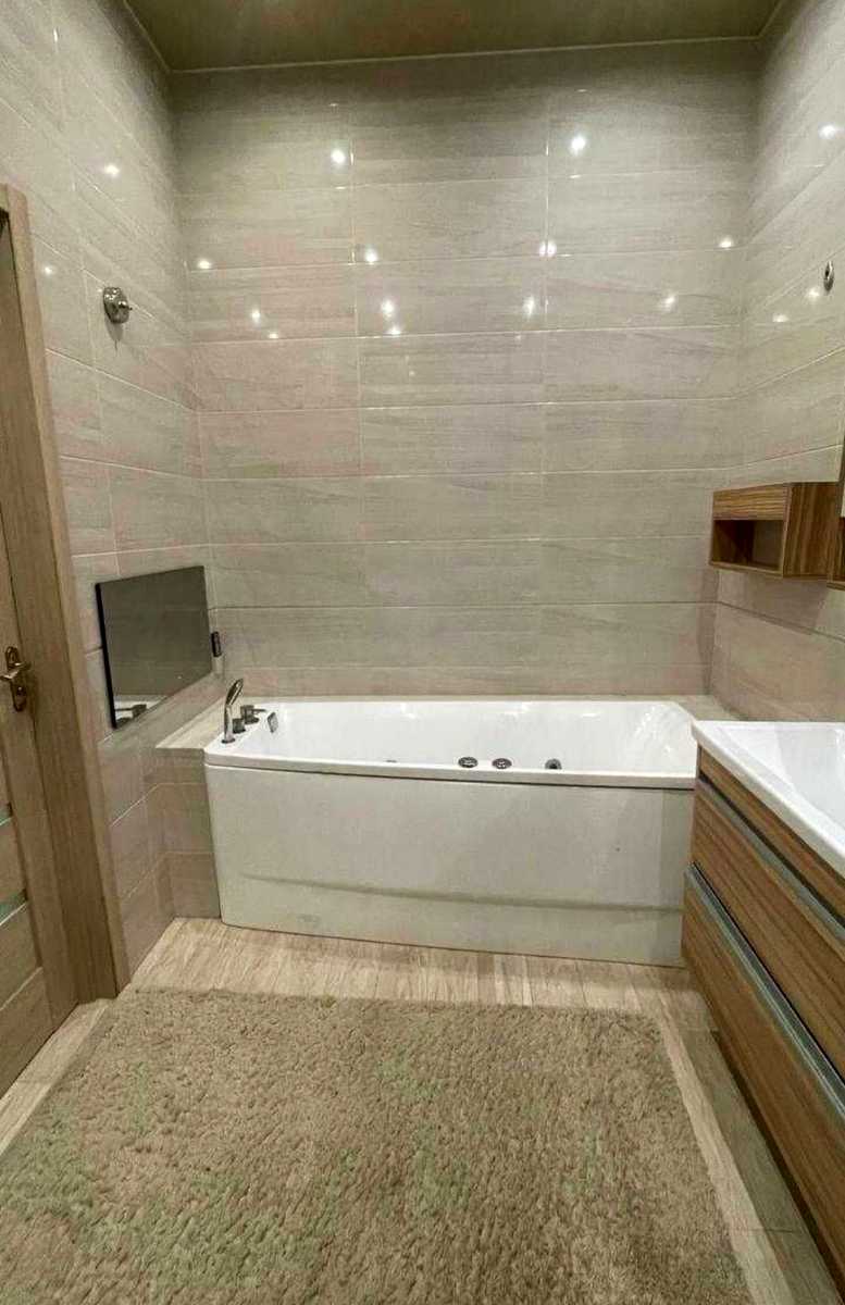 1868594704058598