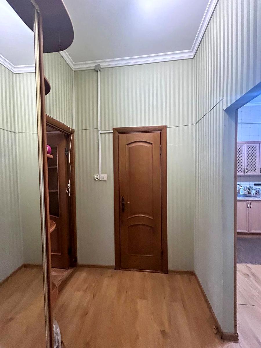 1868597195563903