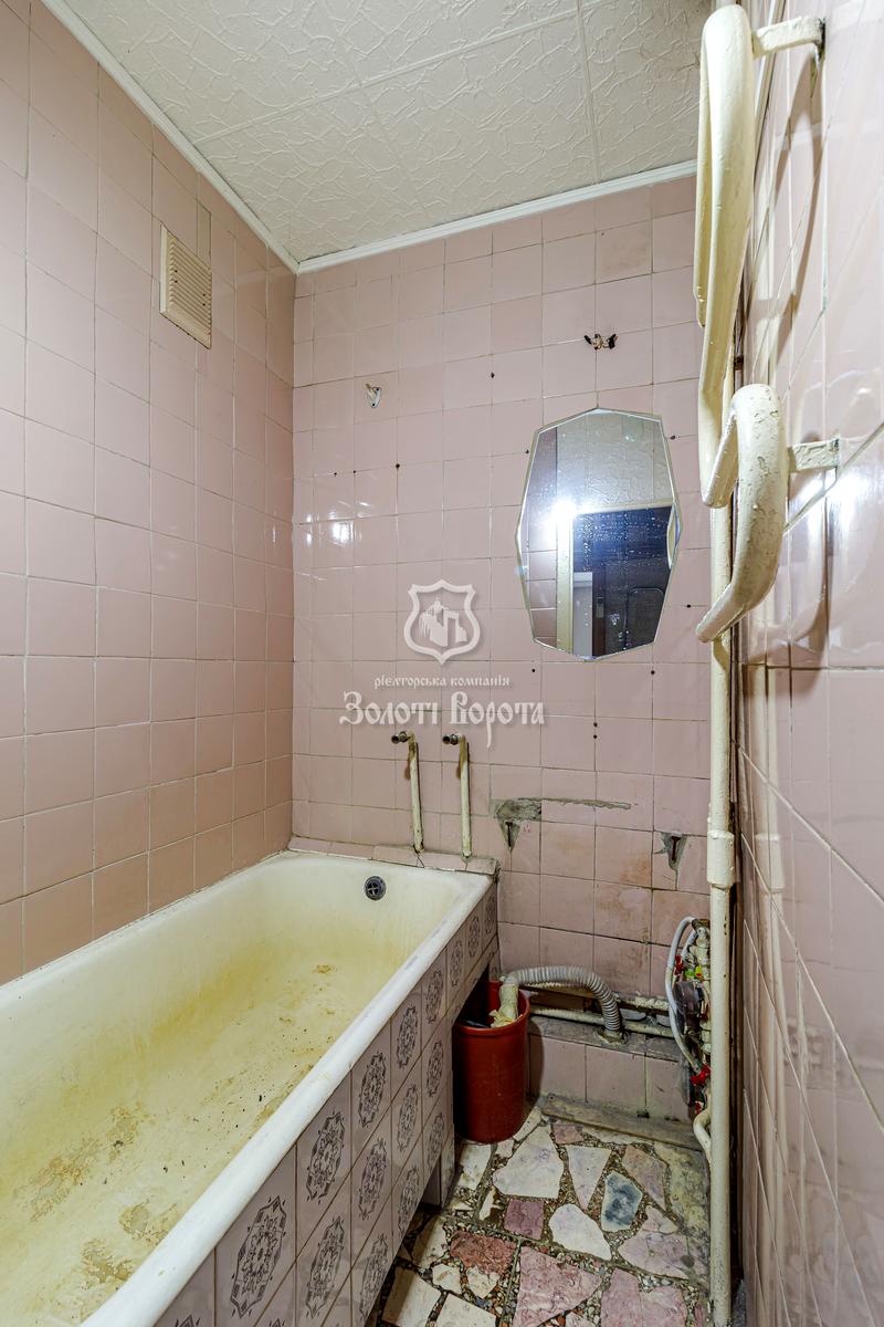 1868604621082318