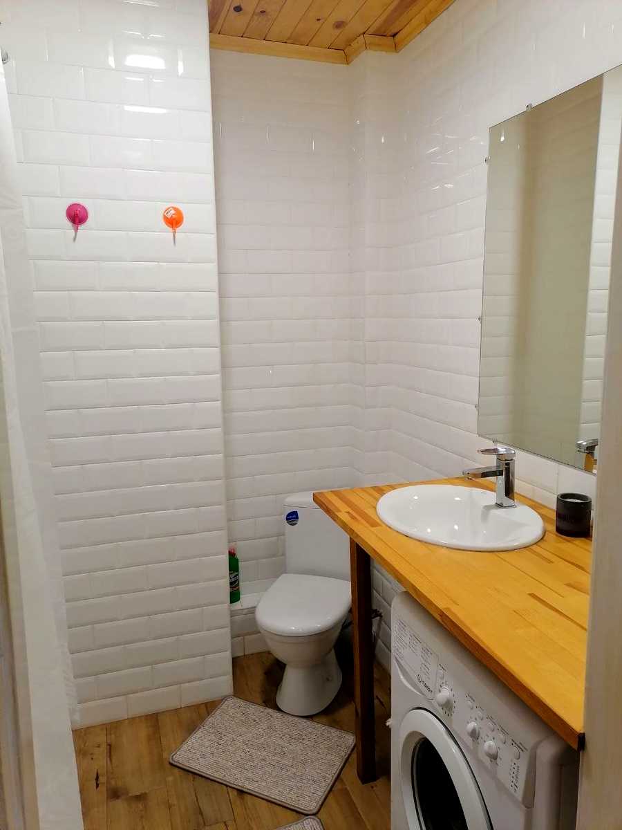 1868605626076198