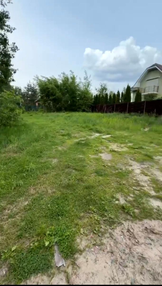 1868615460848817