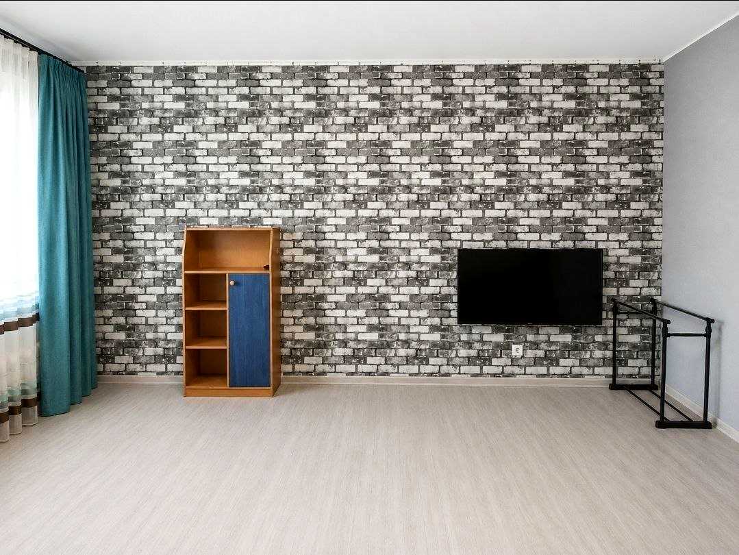 1868616374004718