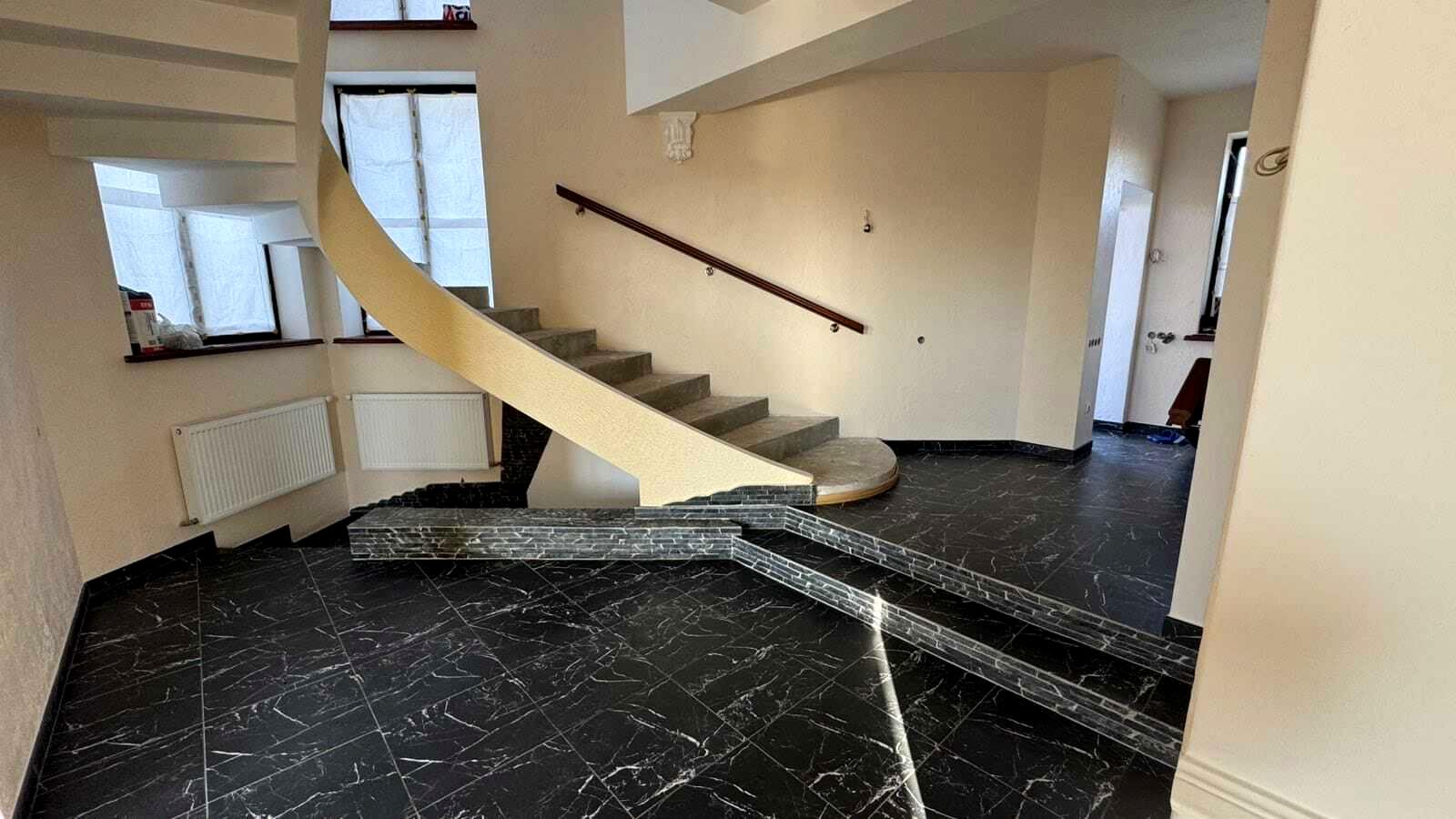 1868637841449311