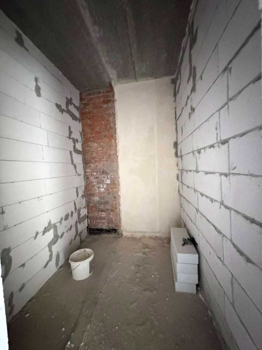 1868638452010112