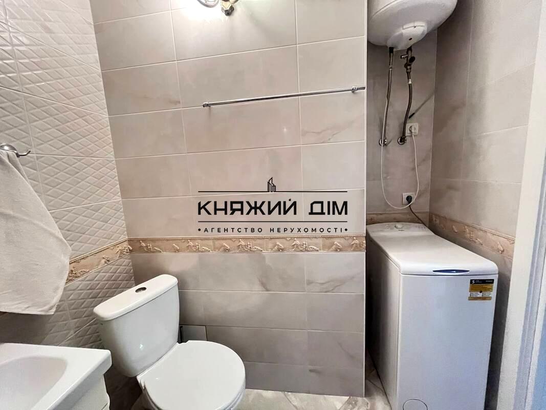 1868676134479578
