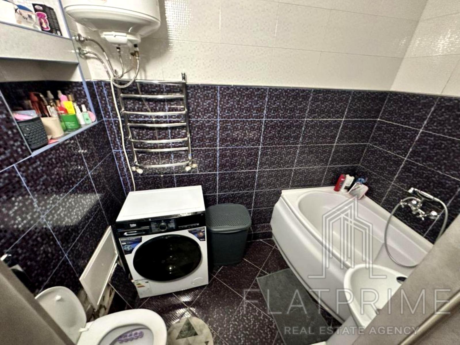 1868683266858668