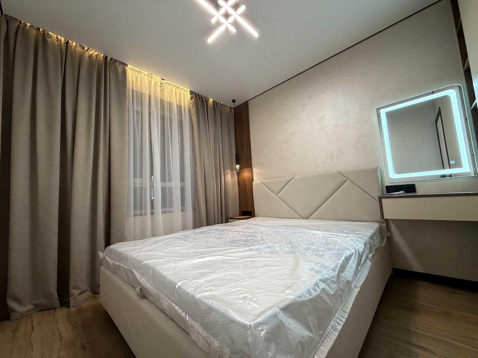 1868685915997258