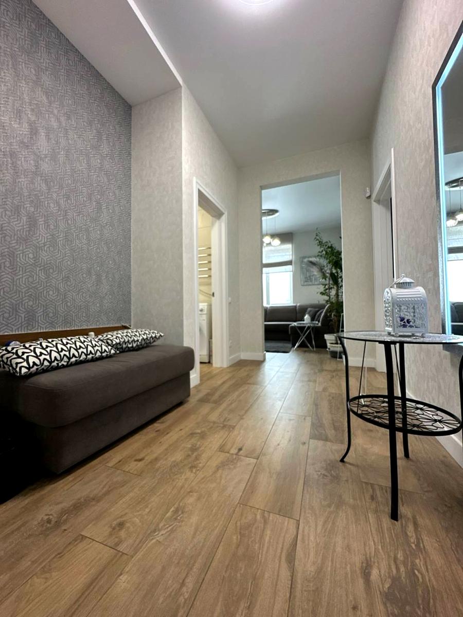 1868688424886393