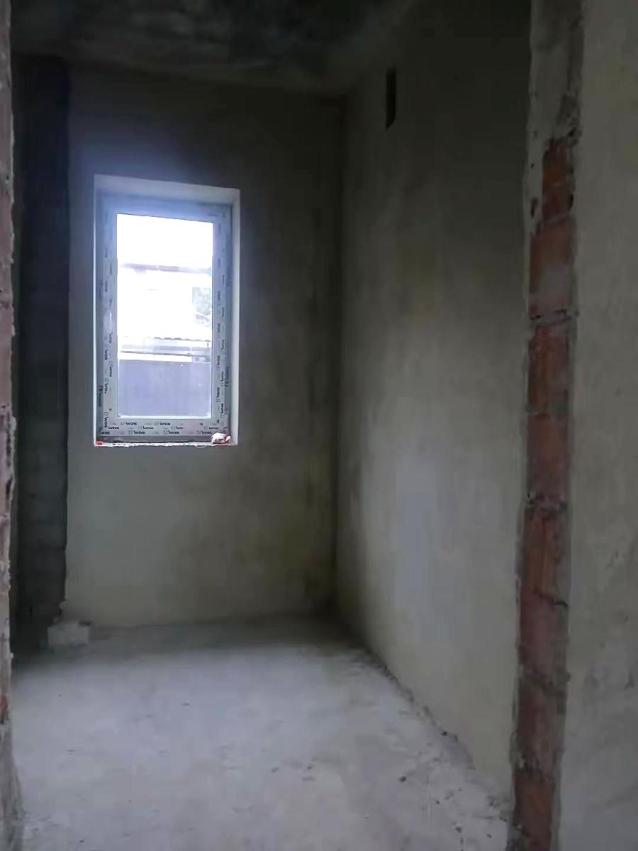 1868690478236315