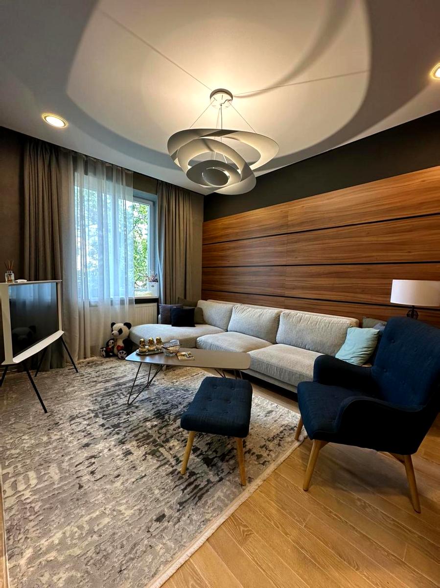1868691890494650