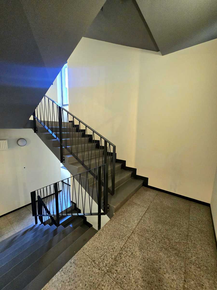 1868692923340899