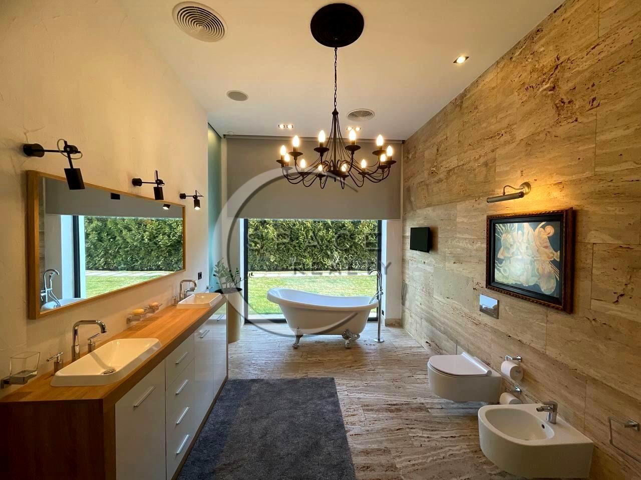 1868693403779020