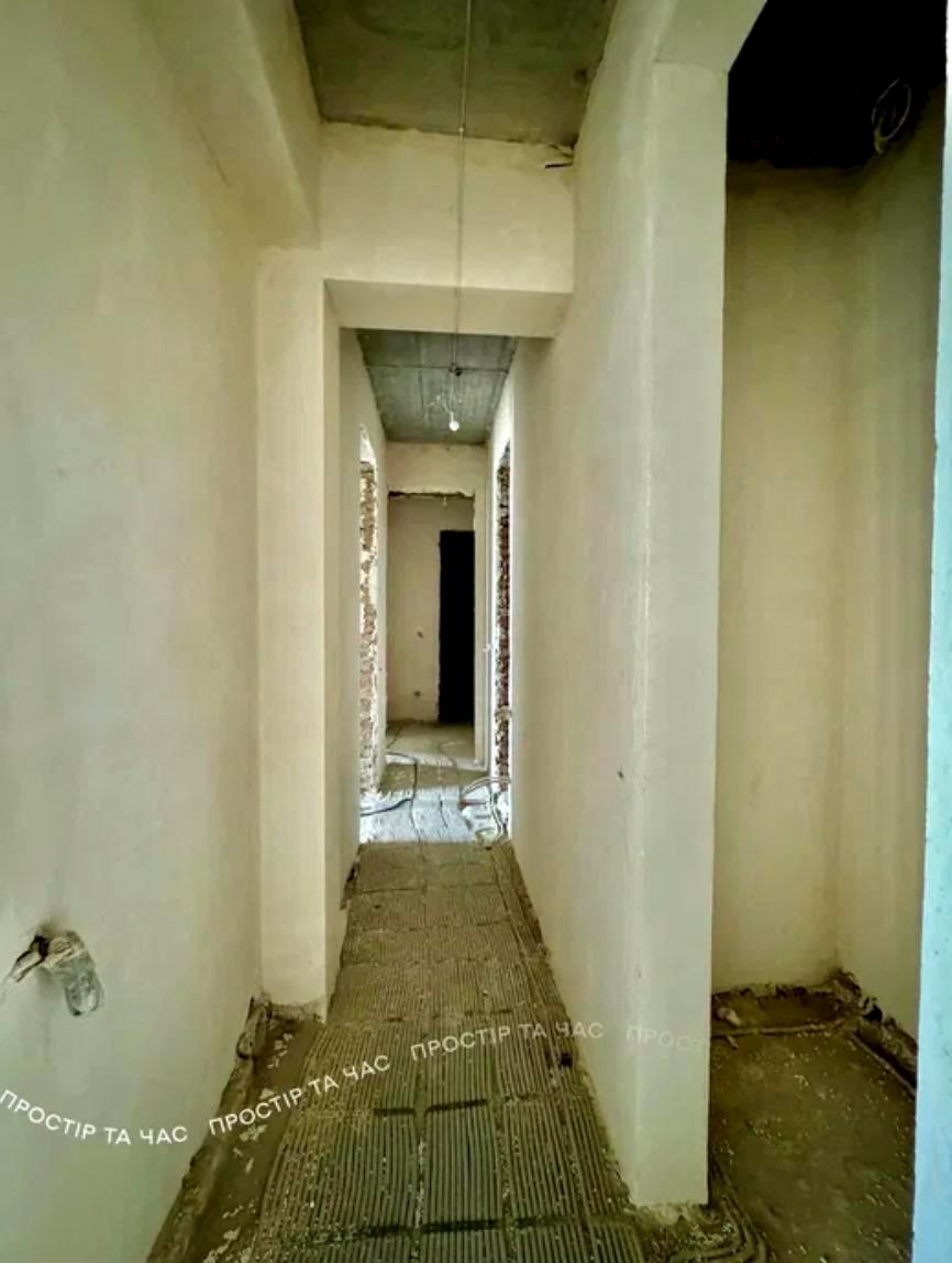 1868694546568954